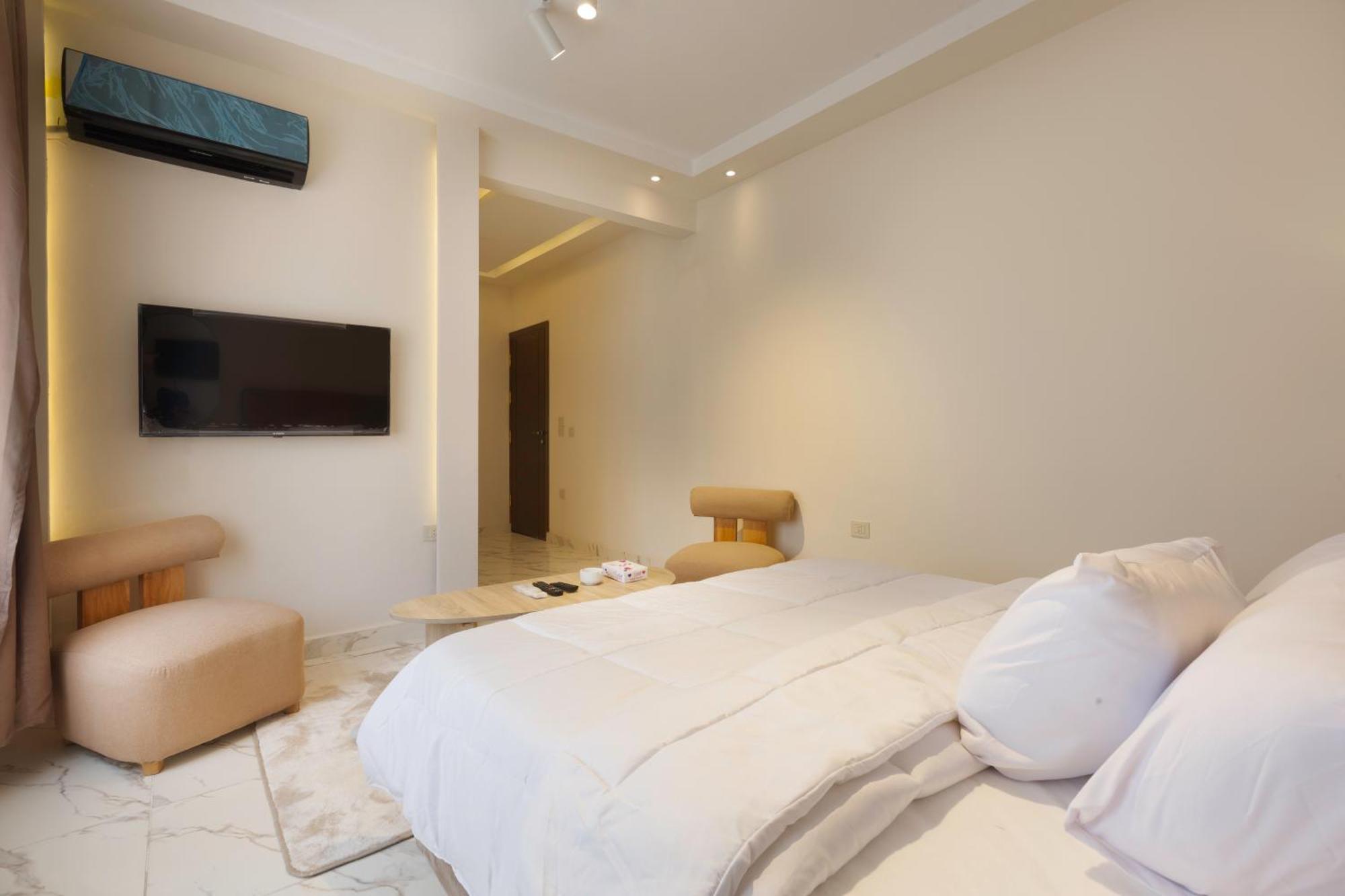 Hyat Waterfalls Hotel 4*